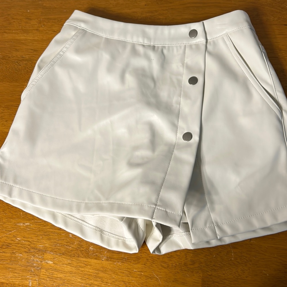 Vici leather skort